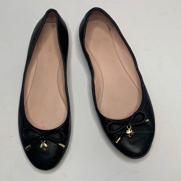 KATE SPADE NEW YORK Willa Leather Ballet Flats Shoes Bow Charm S-118 Sz 8.5 - Picture 1 of 9